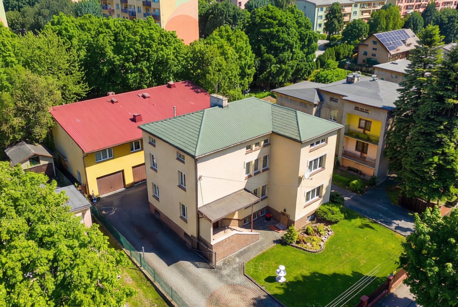 Dom Inwestycyjny Czechowice-Dziedzice | Potencjał na 3 Lokale — zdjęcie 2