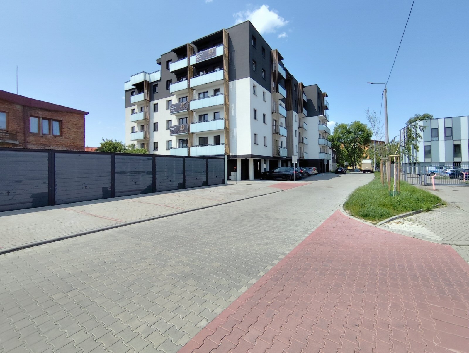 Inwestycyjny Lokal Usługowy 124m² | Centrum Czechowice-Dziedzice | Nowy Budynek — zdjęcie 4