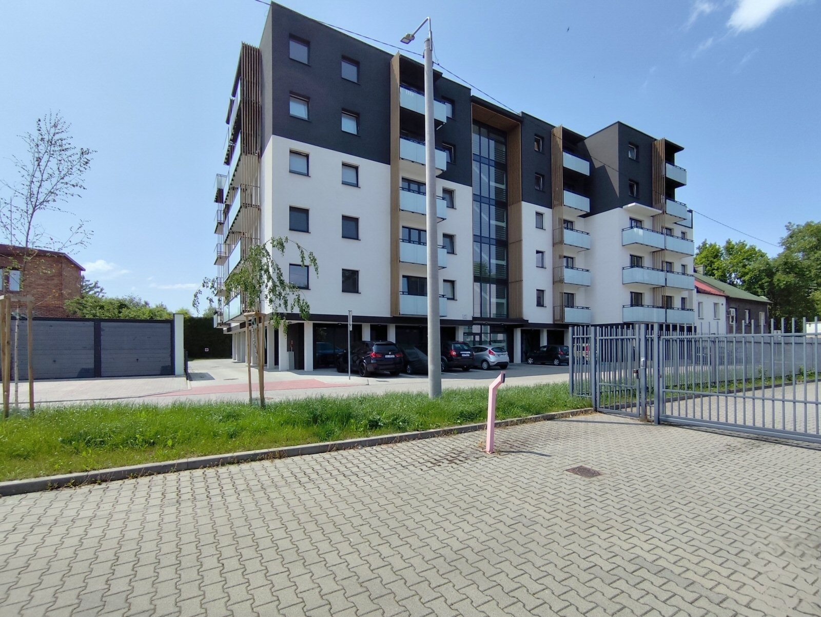 Inwestycyjny Lokal Usługowy 124m² | Centrum Czechowice-Dziedzice | Nowy Budynek — zdjęcie 5