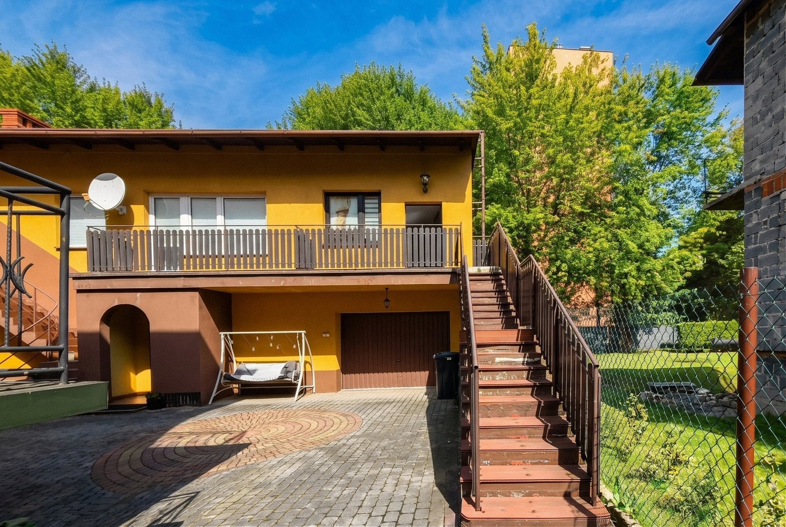 Gotowy Salon Fryzjerski (4 Stanowiska) na Sprzedaż - Czechowice-Dziedzice — zdjęcie 1