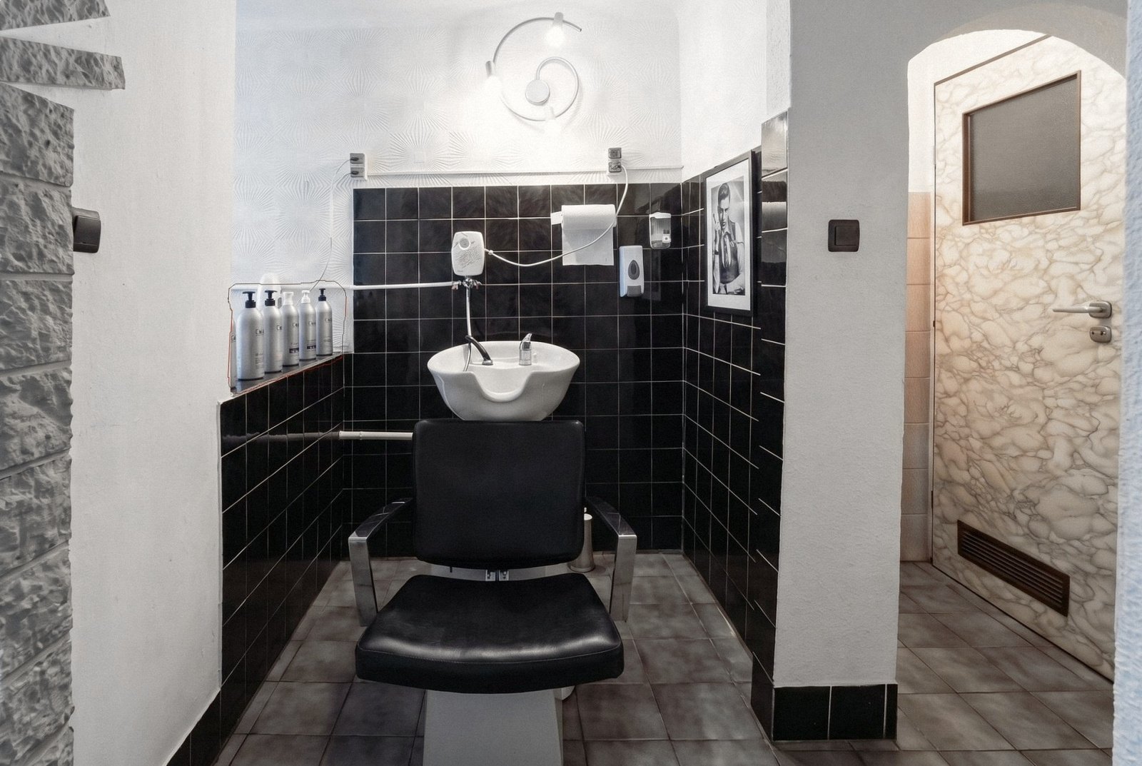 Gotowy Salon Fryzjerski (4 Stanowiska) na Sprzedaż - Czechowice-Dziedzice — zdjęcie 6