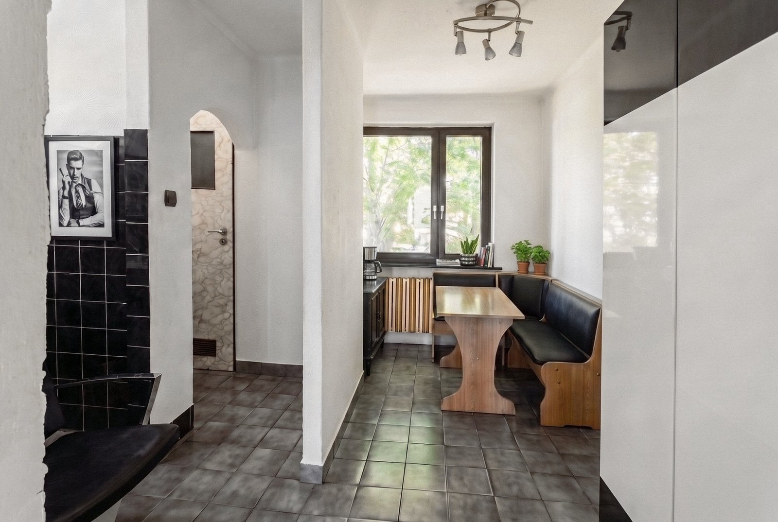 Gotowy Salon Fryzjerski (4 Stanowiska) na Sprzedaż - Czechowice-Dziedzice — zdjęcie 7